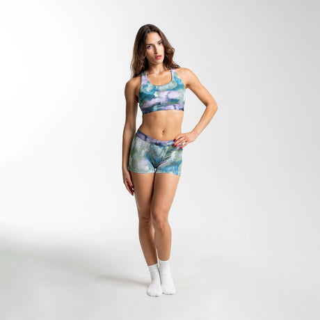 Dayana wears a size S