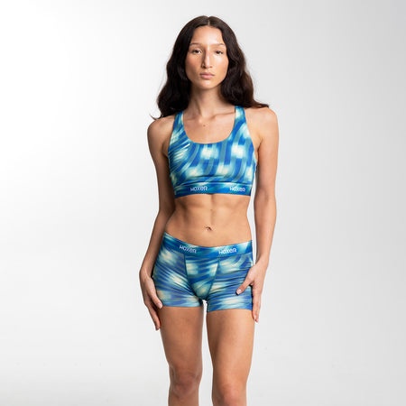 Alexia wears a size S