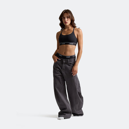 Dayana wears a size S