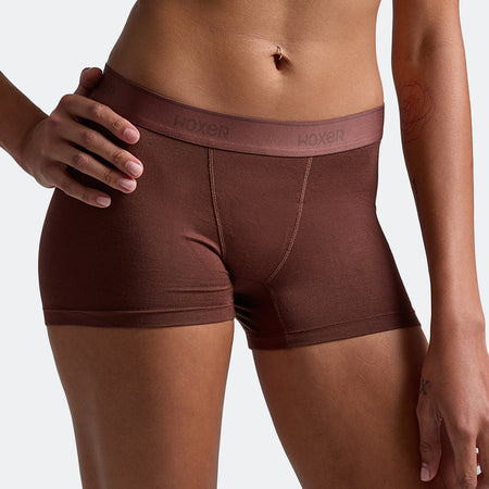 Alena wears a size S