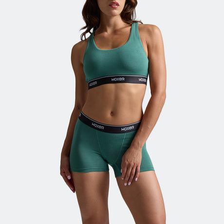 Dayana wears a size S