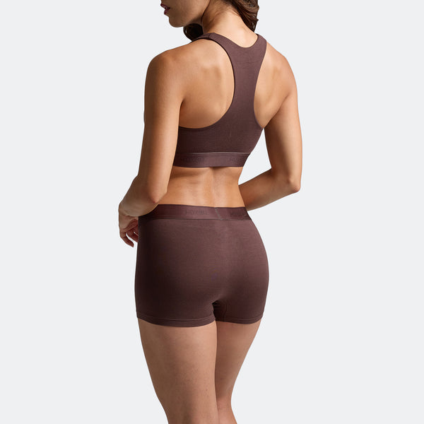 Dayana wears a size S