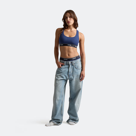 Dayana wears a size S