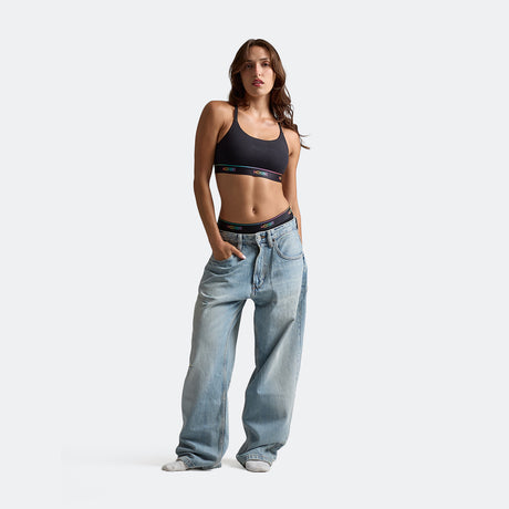 Dayana wears a size S