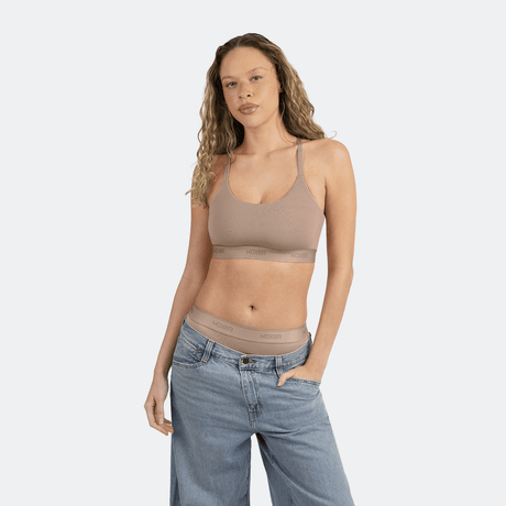 Sam wears a size M