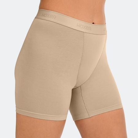 Cameron wears a size M