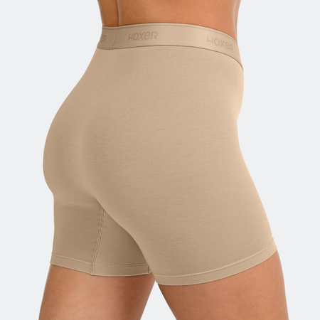 Cameron wears a size M