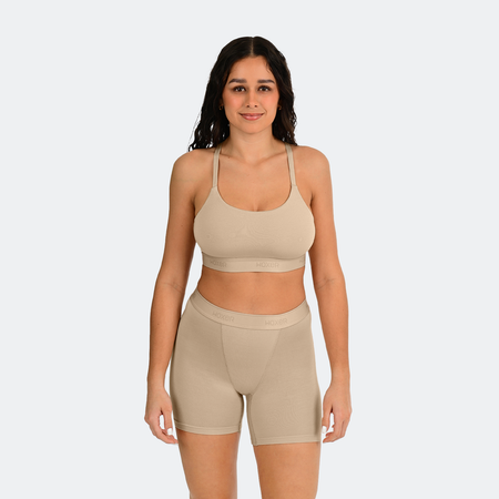 Cameron wears a size M