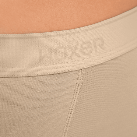 Cameron wears a size M