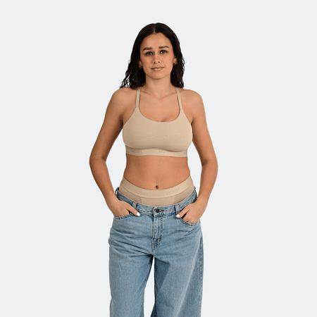 Cameron wears a size M