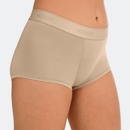 Cameron wears a size M