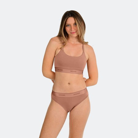 Juliana wears a size M