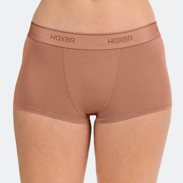 Juliana wears a size M