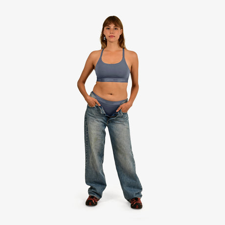 Emma wears a size M