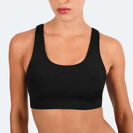 Dayana wears a size S