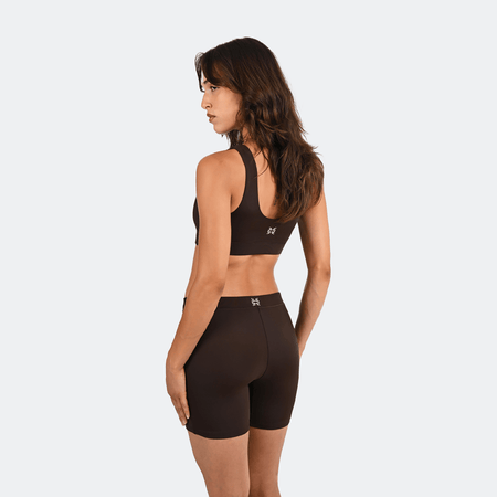 Dayana wears a size S