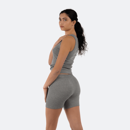 Maya wears a size M