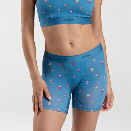 Dayana wears a size S