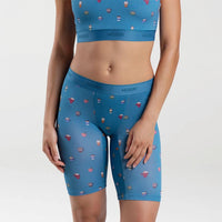 Dayana wears a size S