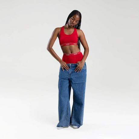 Maelyn wears a size S