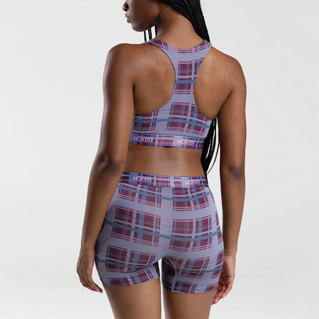 Maelyn wears a size S