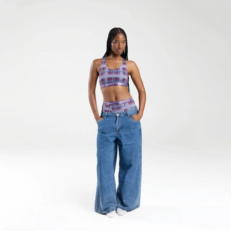Maelyn wears a size S