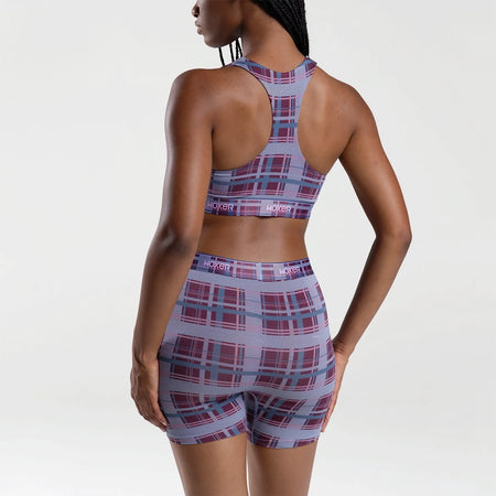 Maelyn wears a size S