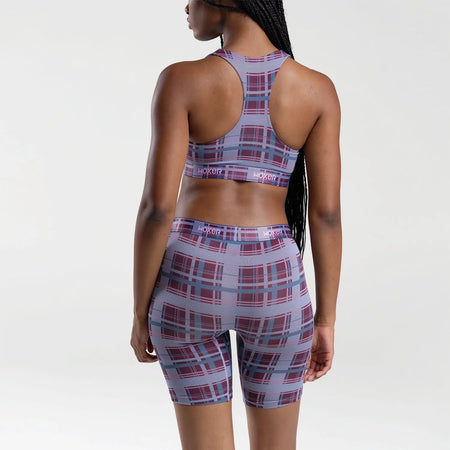 Maelyn wears a size S