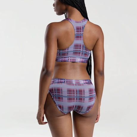 Maelyn wears a size S