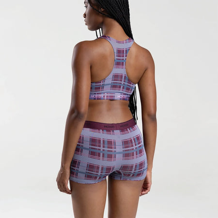 Maelyn wears a size S