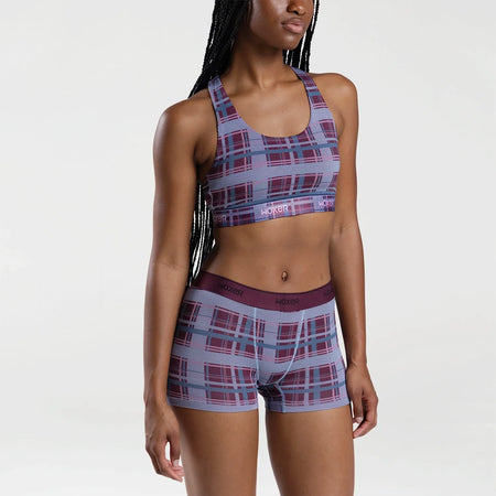 Maelyn wears a size S