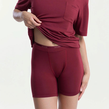 Dayana wears a size S