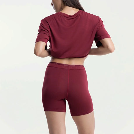 Dayana wears a size S
