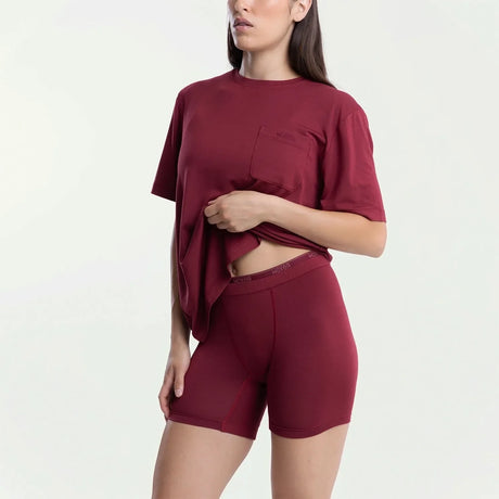 Dayana wears a size S