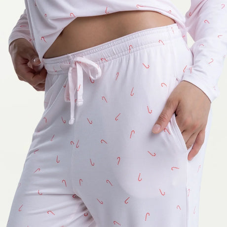 Dayana wears a size S