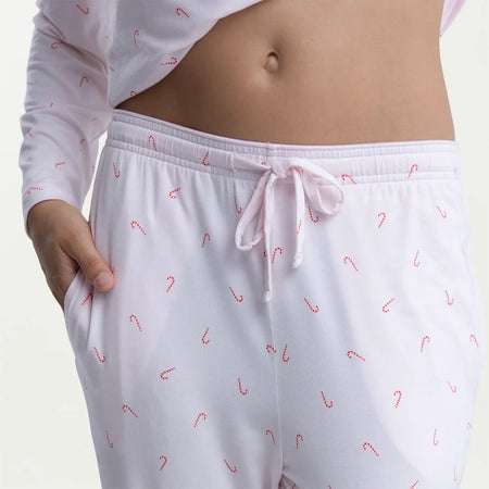 Dayana wears a size S