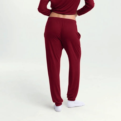 Dayana wears a size S