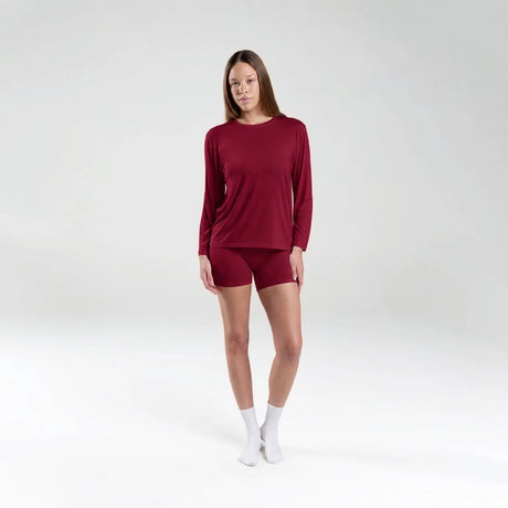 Sam wears a size M