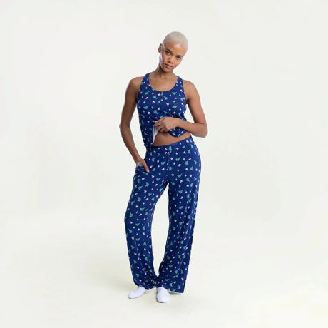 Angel wears a size S