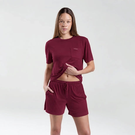 Sam wears a size M