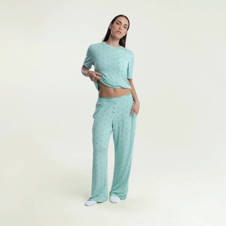 Diana wears a size S