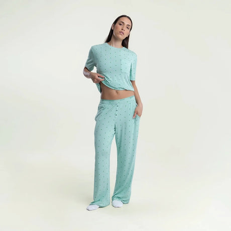 Diana wears a size S