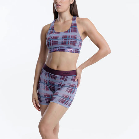 Dayana wears a size S