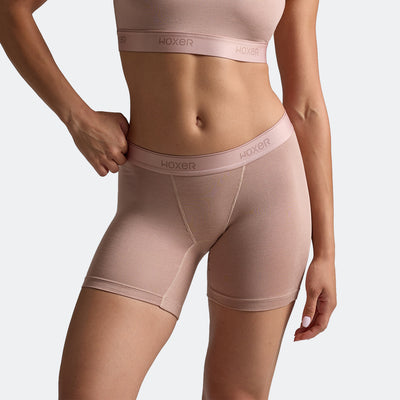 Dayana wears a size S