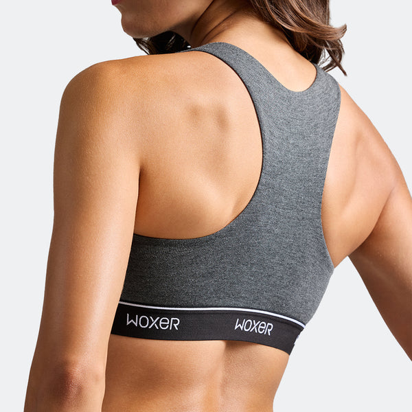 Dayana wears a size S