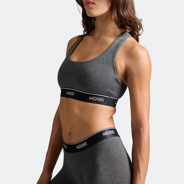 Dayana wears a size S