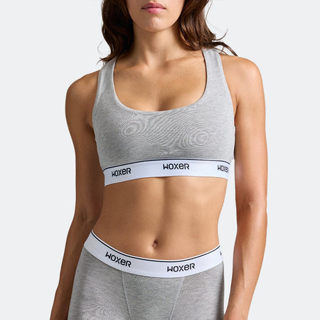 Dayana wears a size S