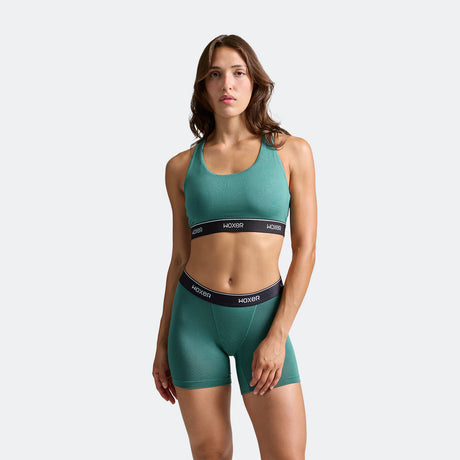 Dayana wears a size S
