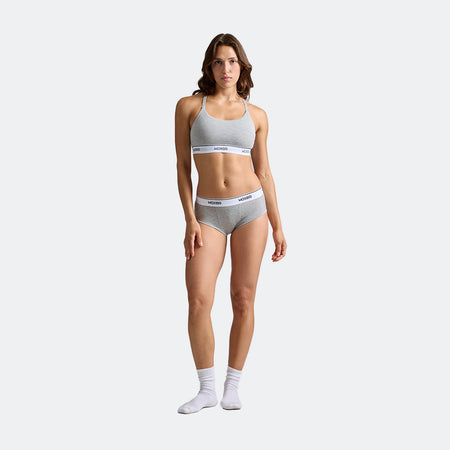 Dayana wears a size S