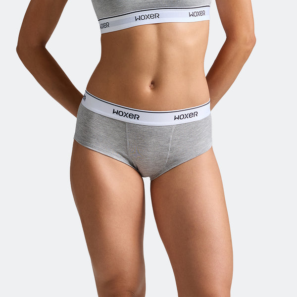 Dayana wears a size S